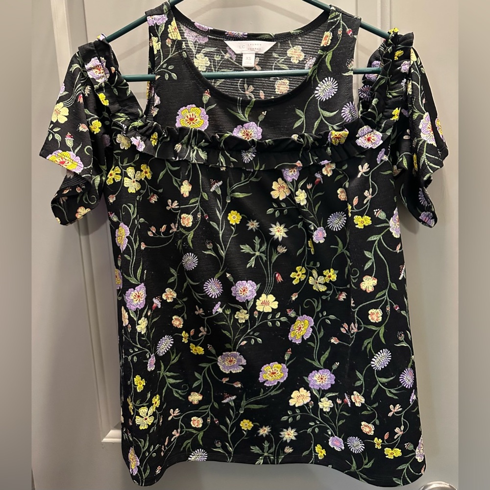 Lauren Conrad Size XS Cold Shoulder Ruffle Blouse Pre-owned
